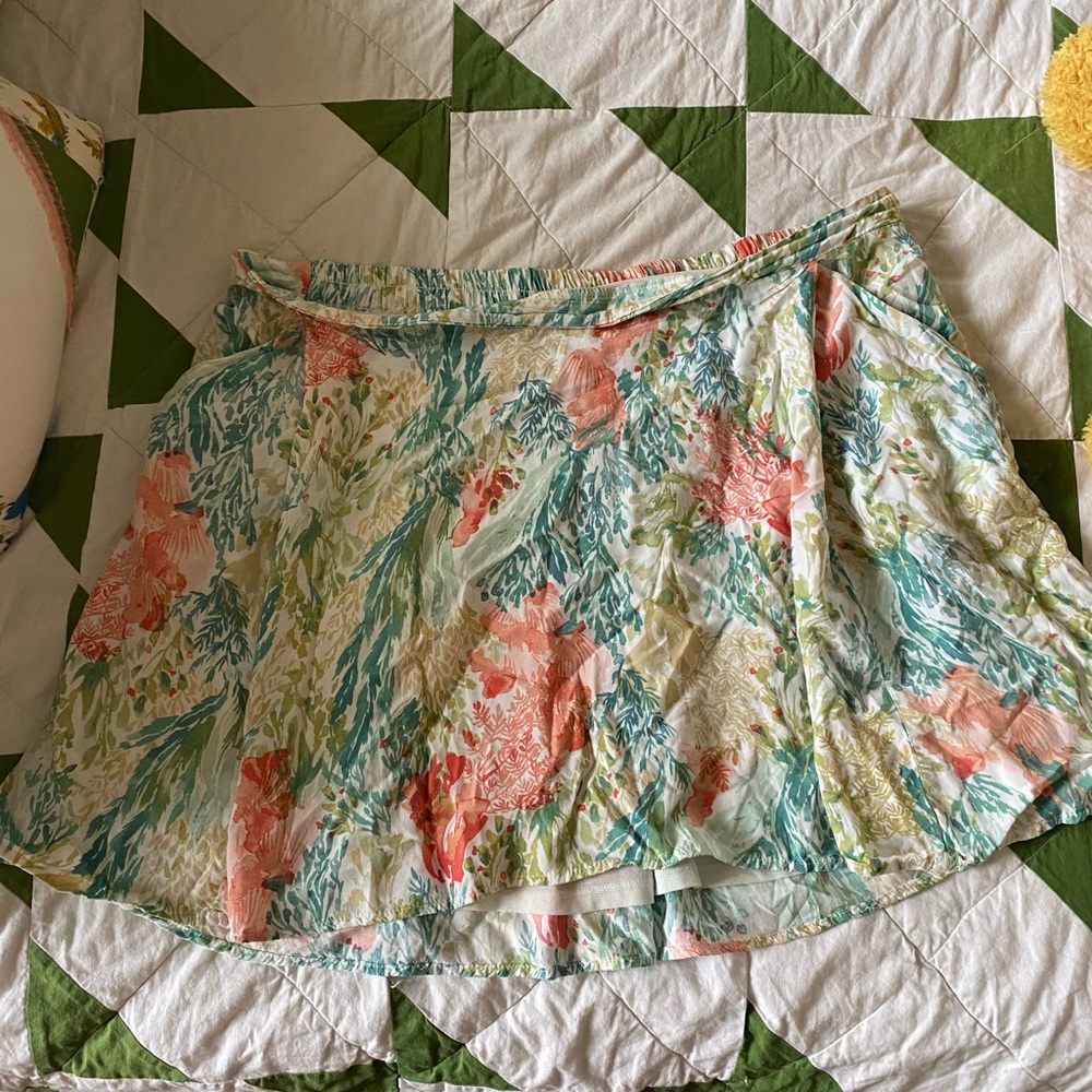Old navy floral skirt with pockets